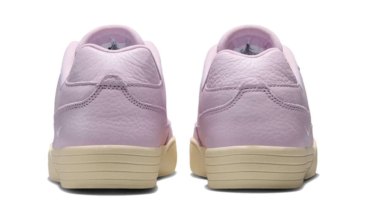 Nike Tennis Centre Bleached Lilac
