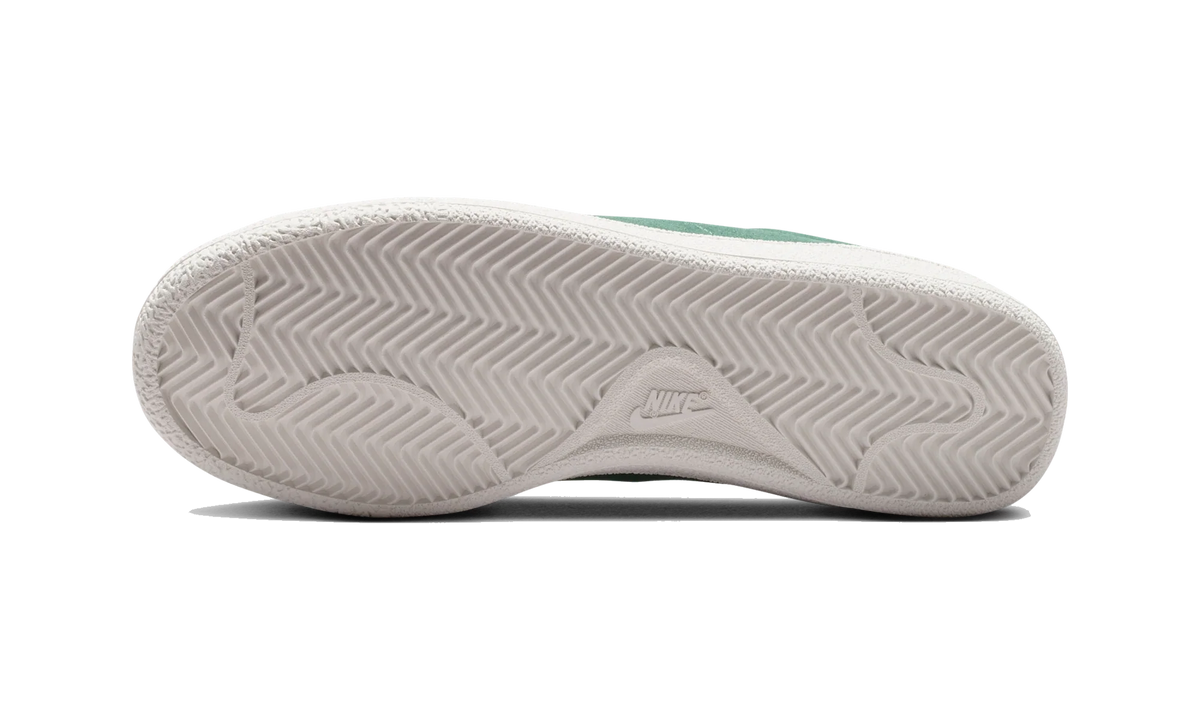 Nike Tennis Classic Gorge Green Sail