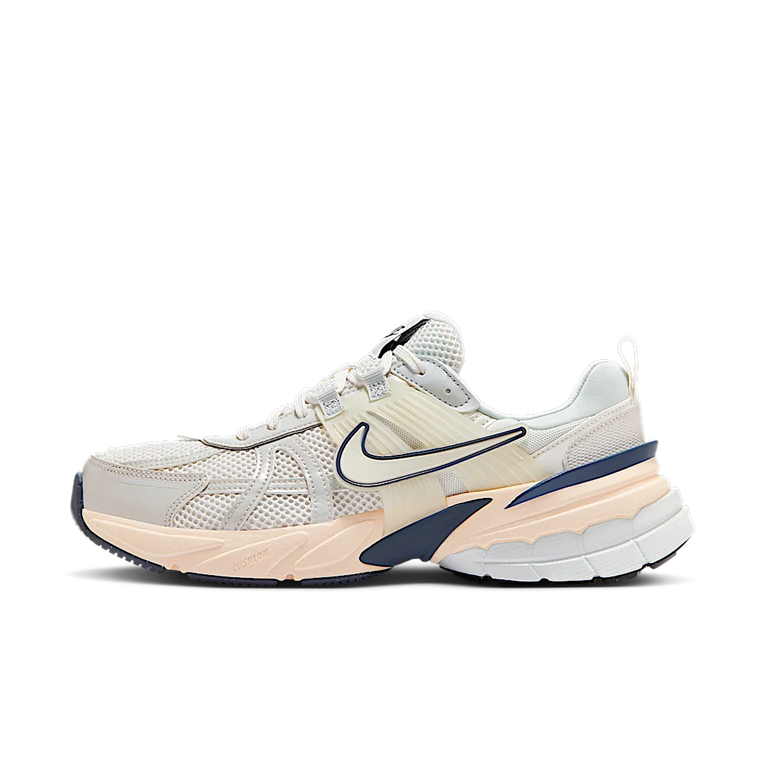 Nike V2K Run Platinum Tint, Platinum Tint/Pure Platinum/Guava Ice/Platinum Tint (FD0736-004)