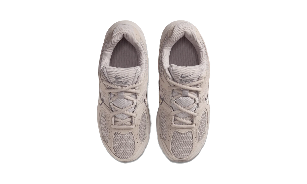 Nike V5 Runner Suede Moon Particle Light Orewood Brown