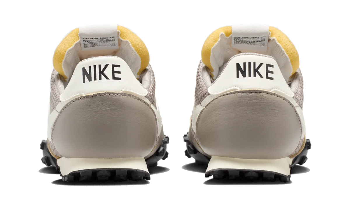Nike Waffle Racer SE Moon Fossil Sail