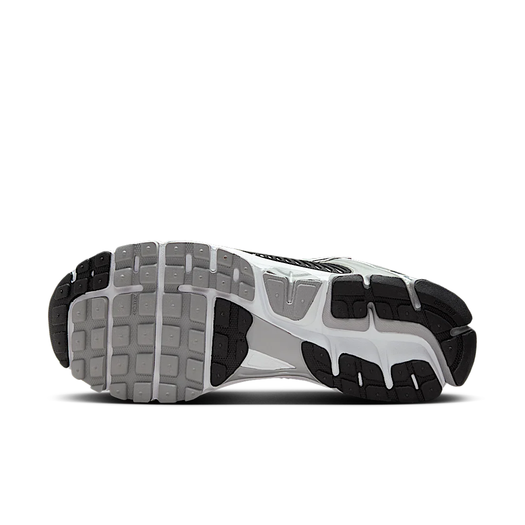 Nike Zoom Vomero 5 Metallic Silver Black, Metallic Silver/Black/Pure Platinum/White/Pure Platinum (FJ4151-004)
