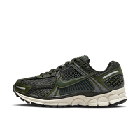Nike Zoom Vomero 5 Sequoia, Cargo Khaki/Sequoia/Sail/Metallic Silver (FQ8898-325)