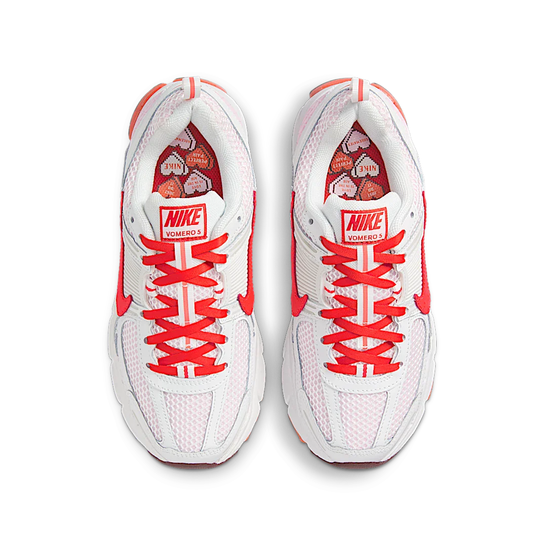 Nike Zoom Vomero 5 Valentine's Day, Summit White/Light Crimson/Pink Foam/Dark Team Red/Fire Red (HV5171-121)