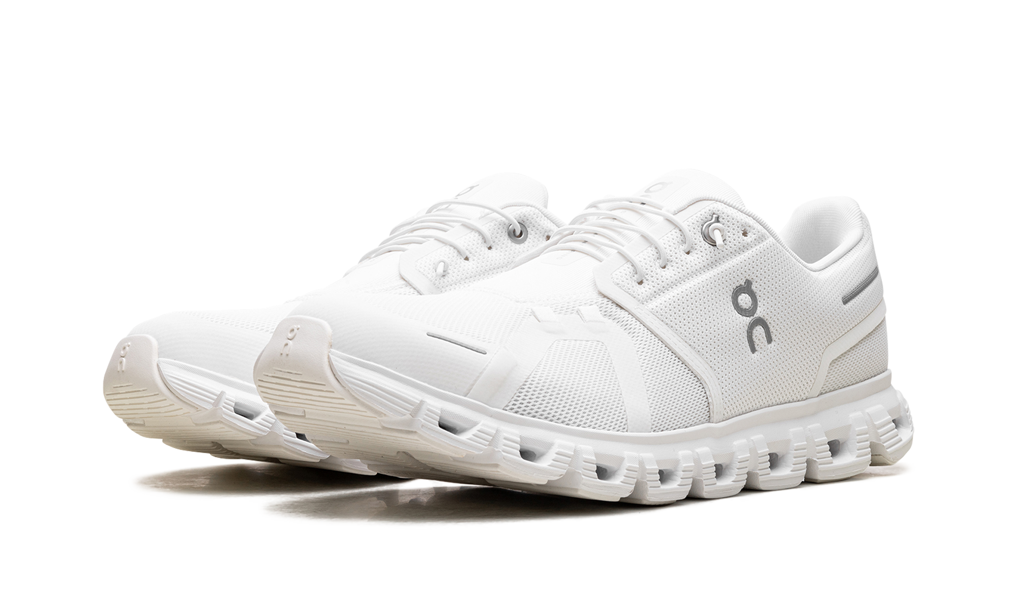 On Running Cloud 6 All White