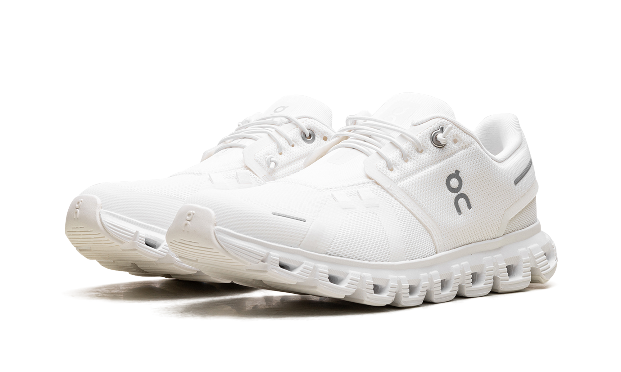 On Running Cloud 6 All White