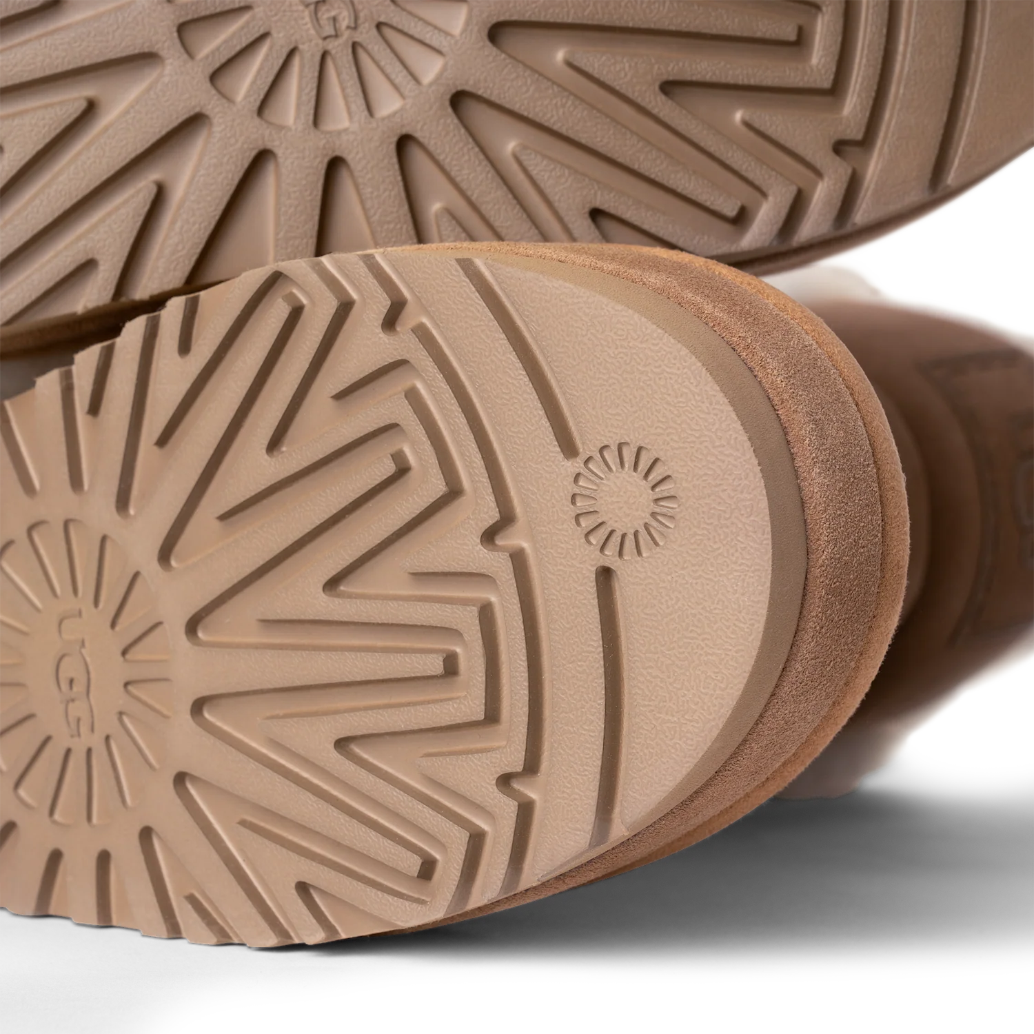 UGG Classic Chillapeak Boot Tall Chestnut, Chestnut (1145990-CHE)