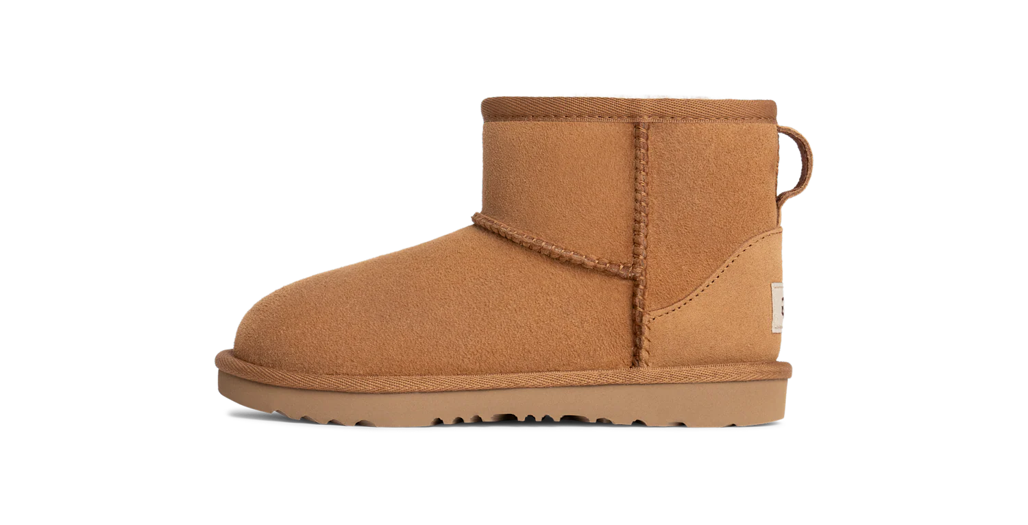 UGG Classic Mini Boot II Boot Chestnut (Kids), Chestnut (1017715K-CHE)