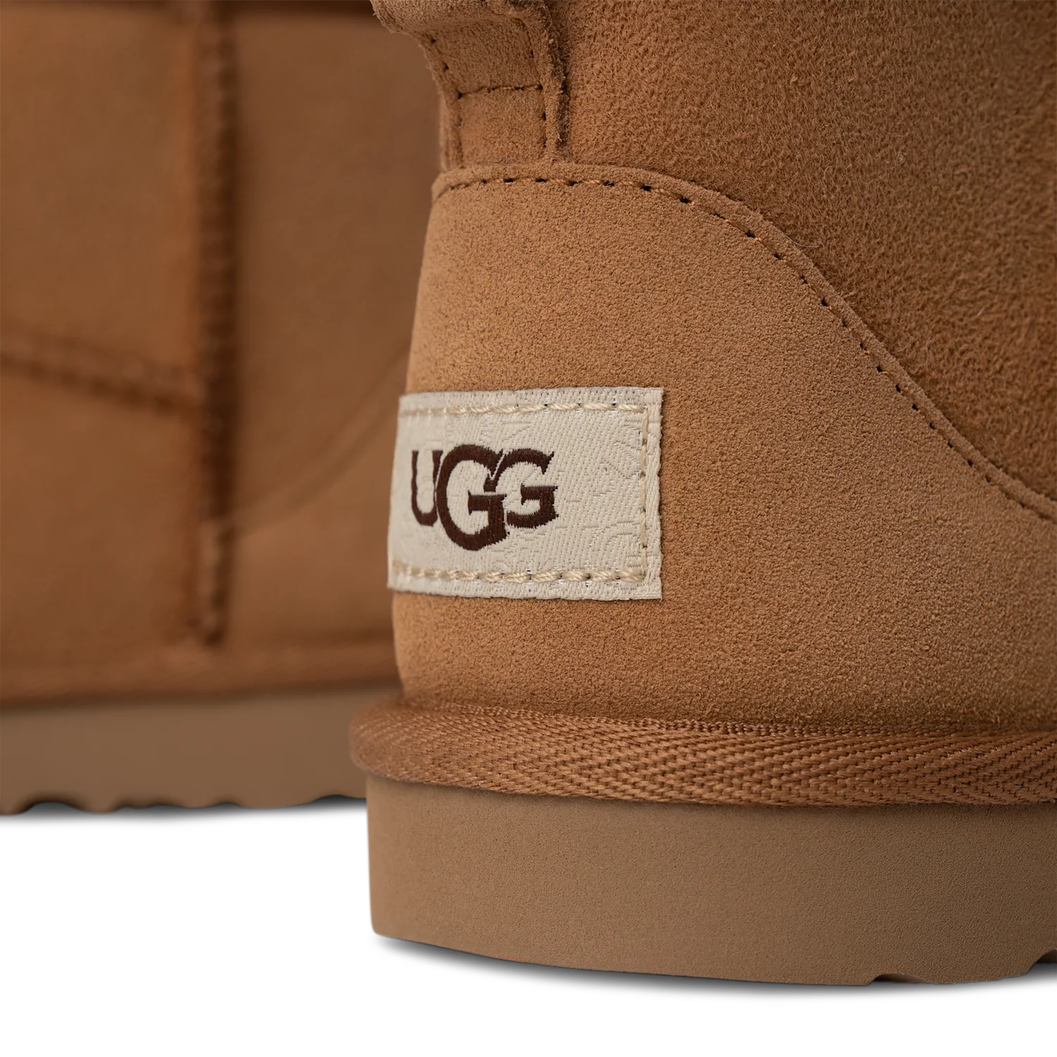 UGG Classic Mini Boot II Boot Chestnut (Kids), Chestnut (1017715K-CHE)