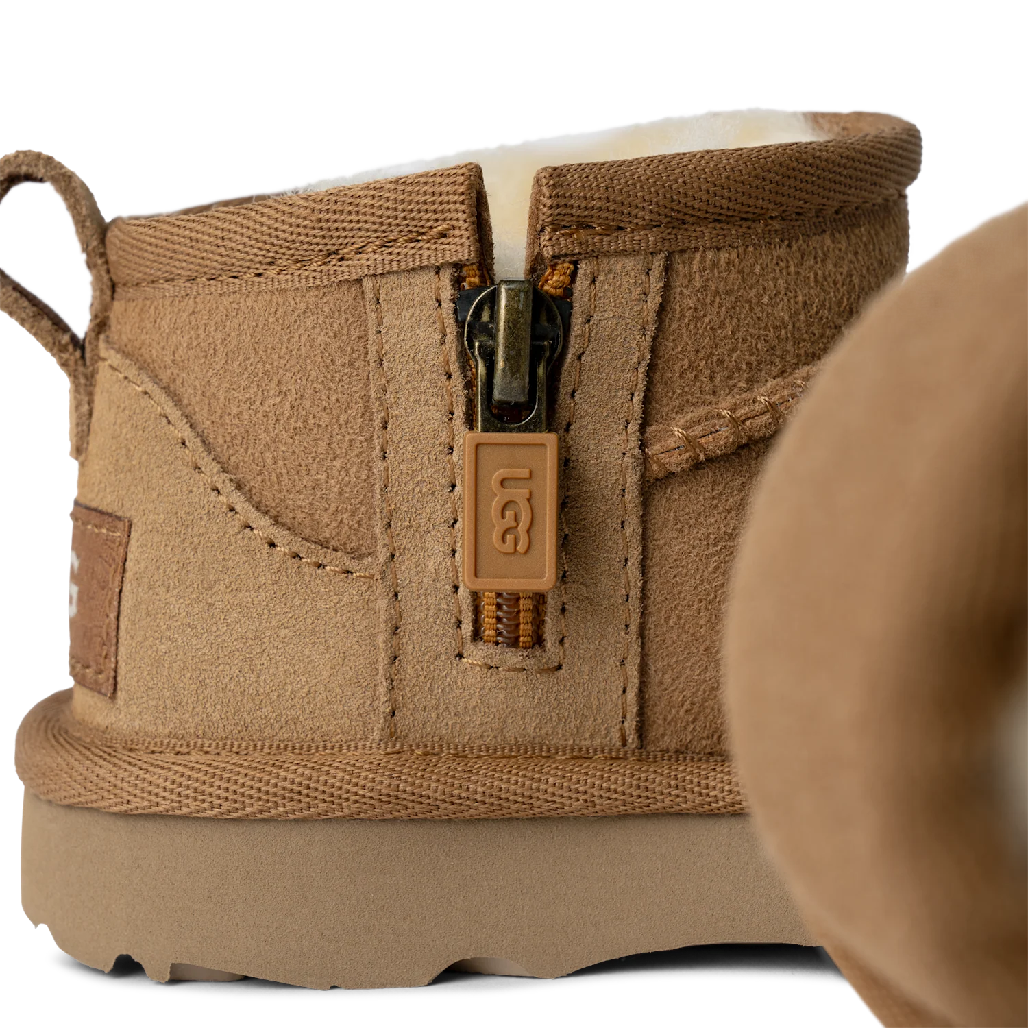 UGG Classic Ultra Mini Boot Chestnut (Toddler), Chestnut (1130750T-CHE)