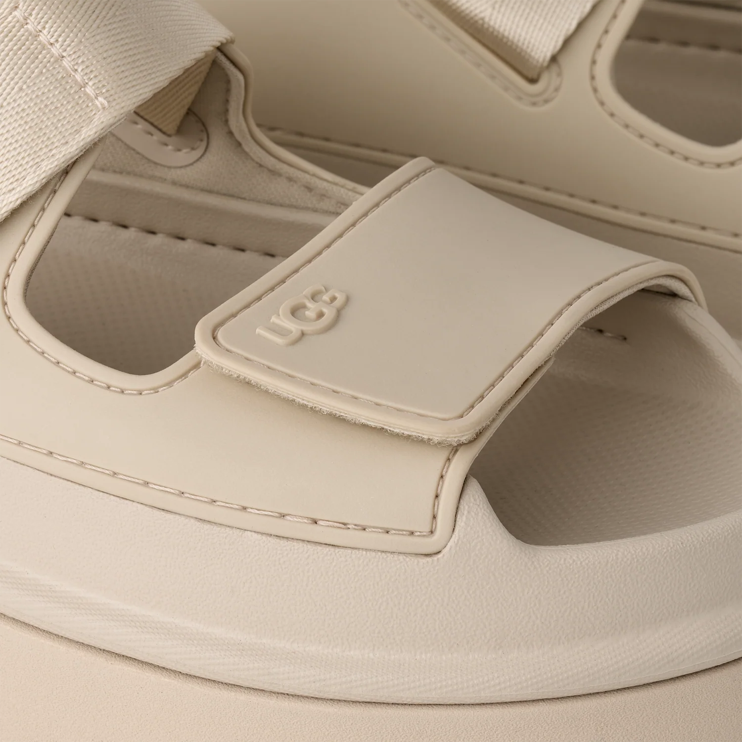 UGG GoldenGlow Sandal Sea Salt, Sea Salt (1152685-SSAL)