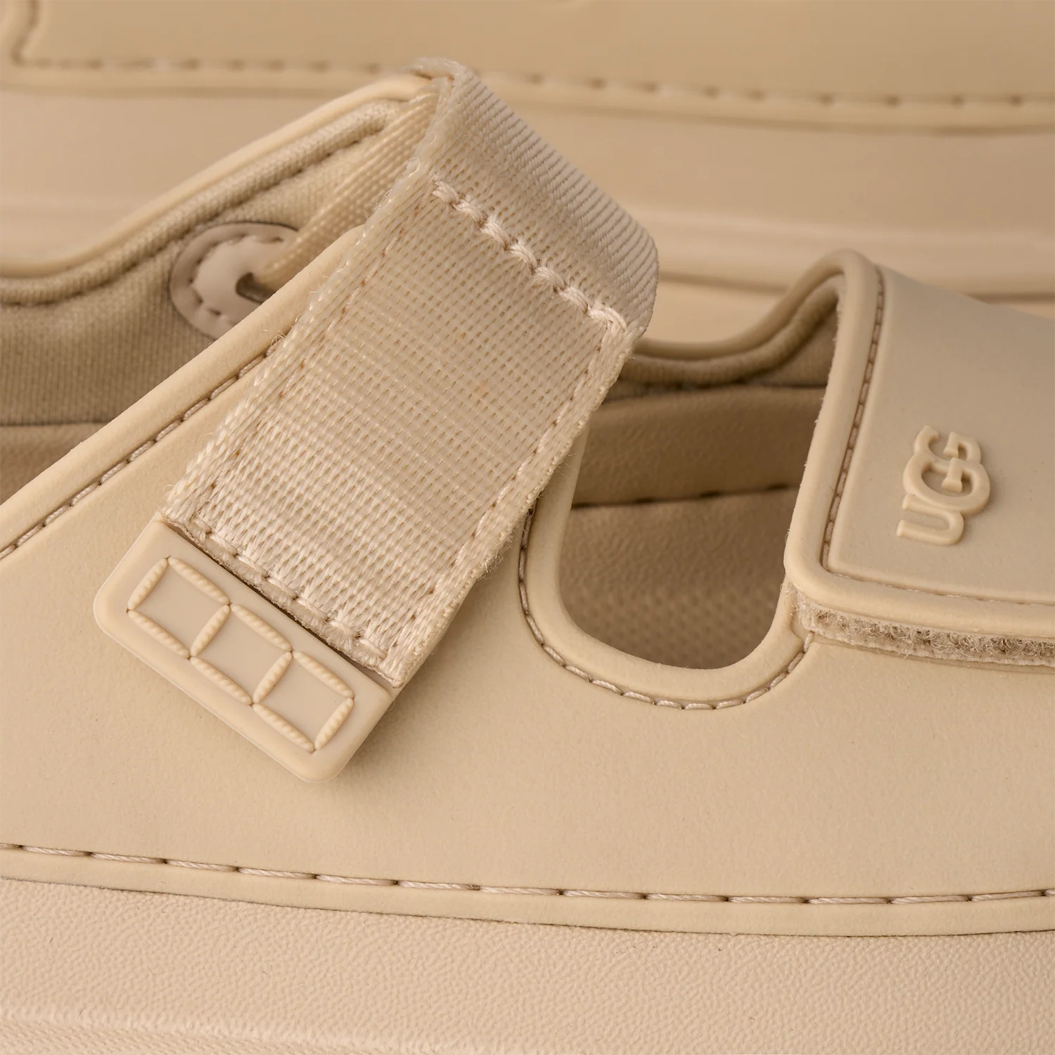 UGG GoldenGlow Sandal Sea Salt (Kids), Sea Salt (1152813K-SSAL)