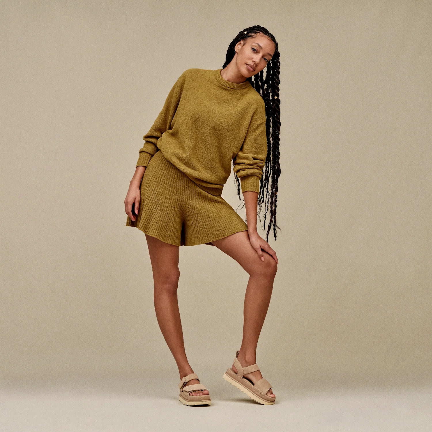 UGG Goldenstar Platform Sandal Sand, Sand (1136783-SAN)