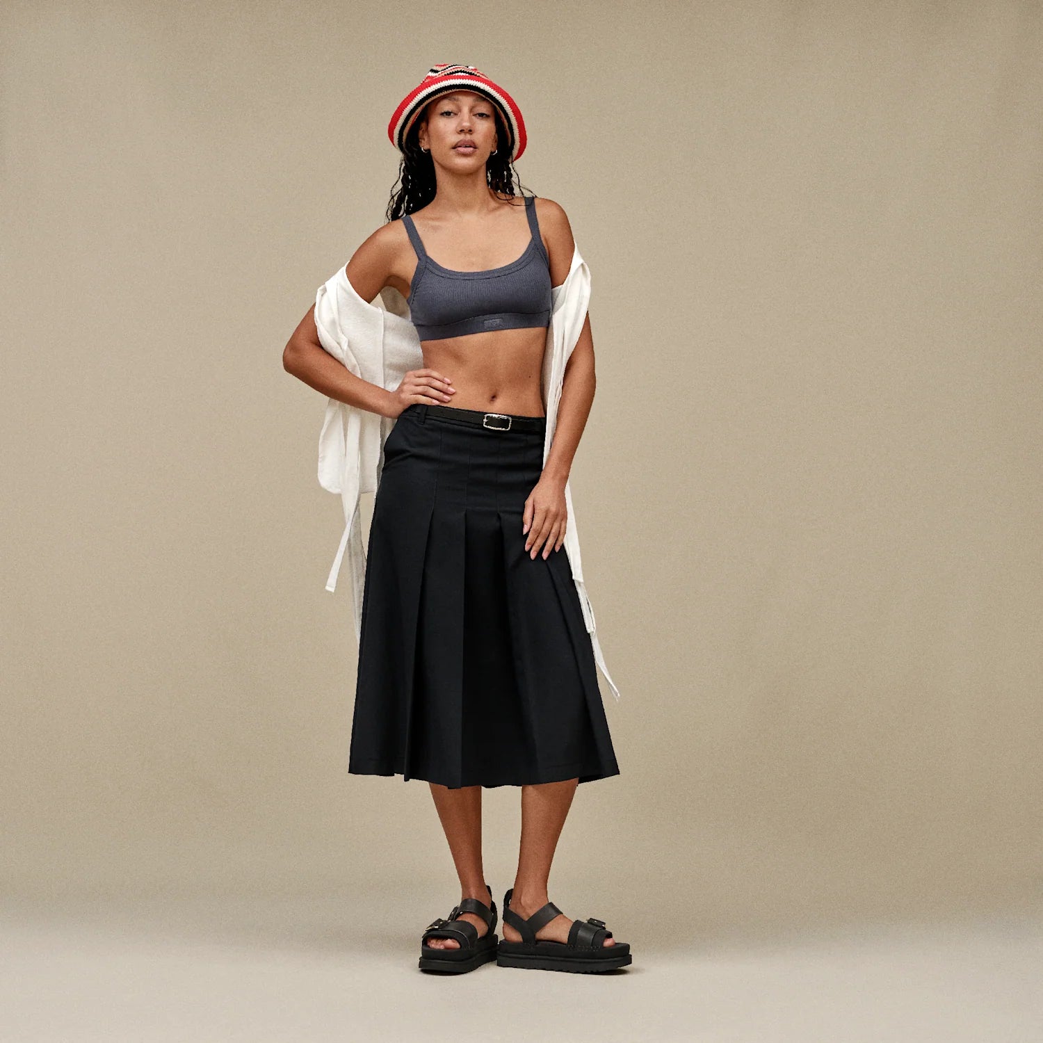 UGG Goldenstar Villa Sandal Black, Black (1167392-BLK)