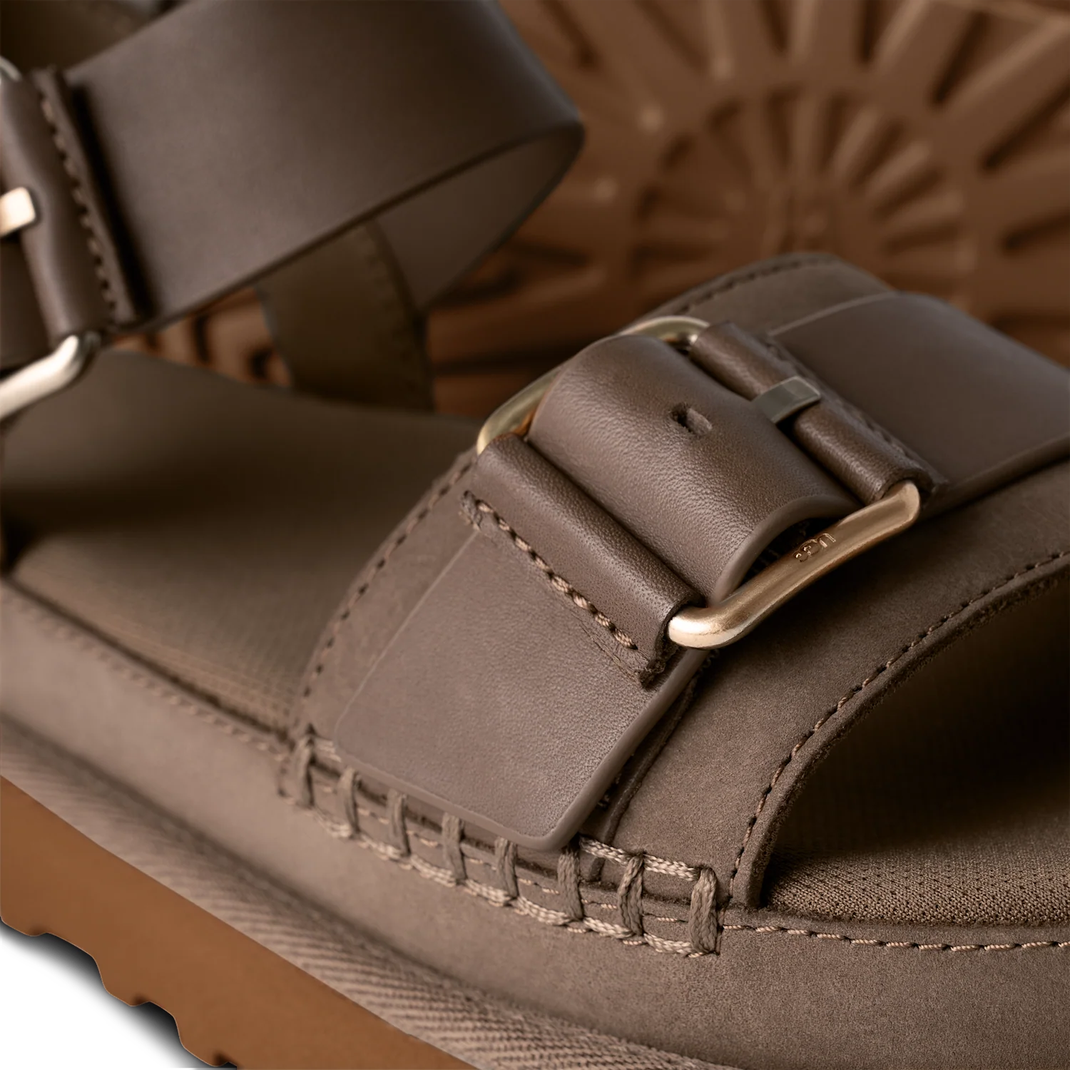 UGG Goldenstar Villa Sandal Molasses, Molasses (1167392-MLSS)