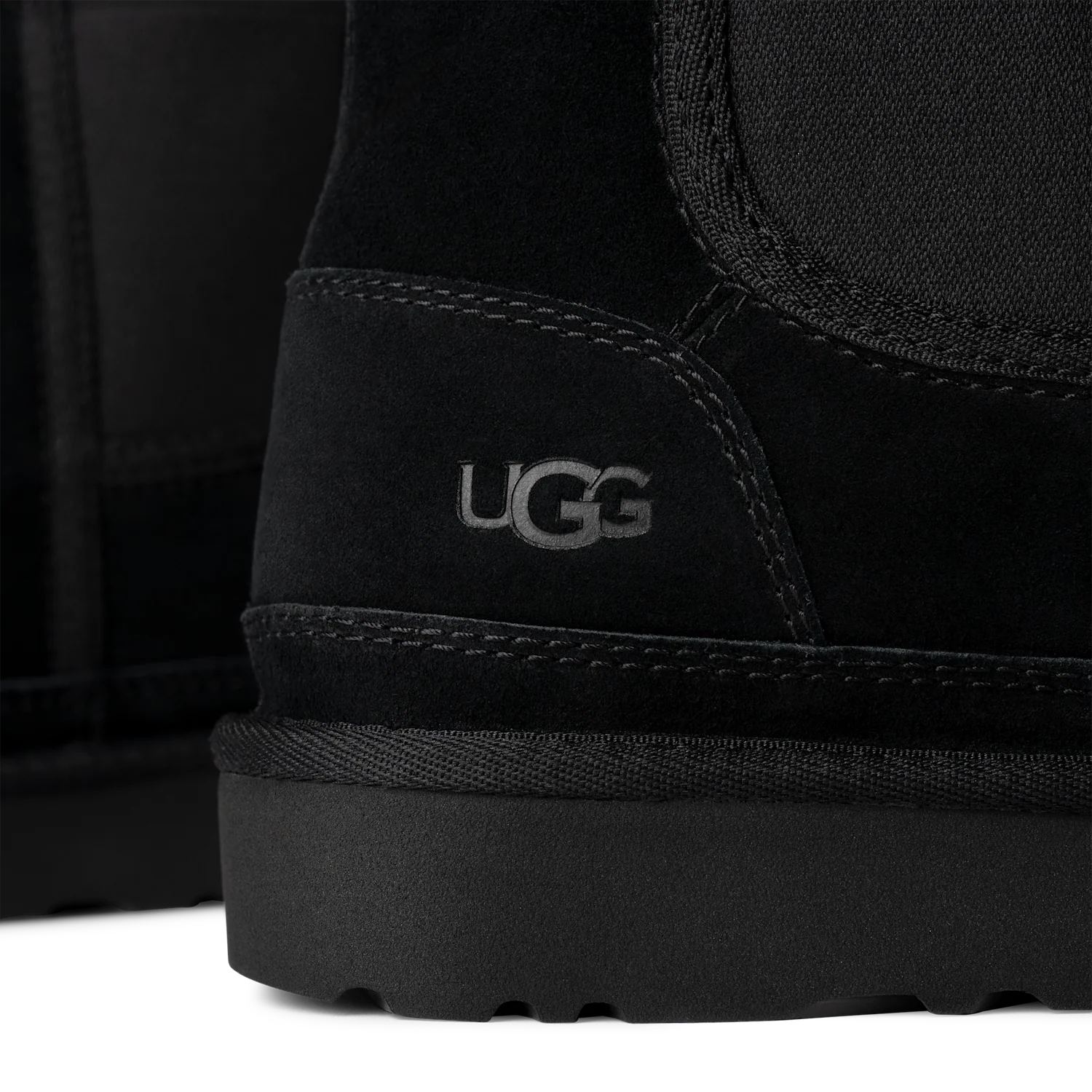 UGG Neumel Chelsea Boot Black, Black (1121644-BLK)