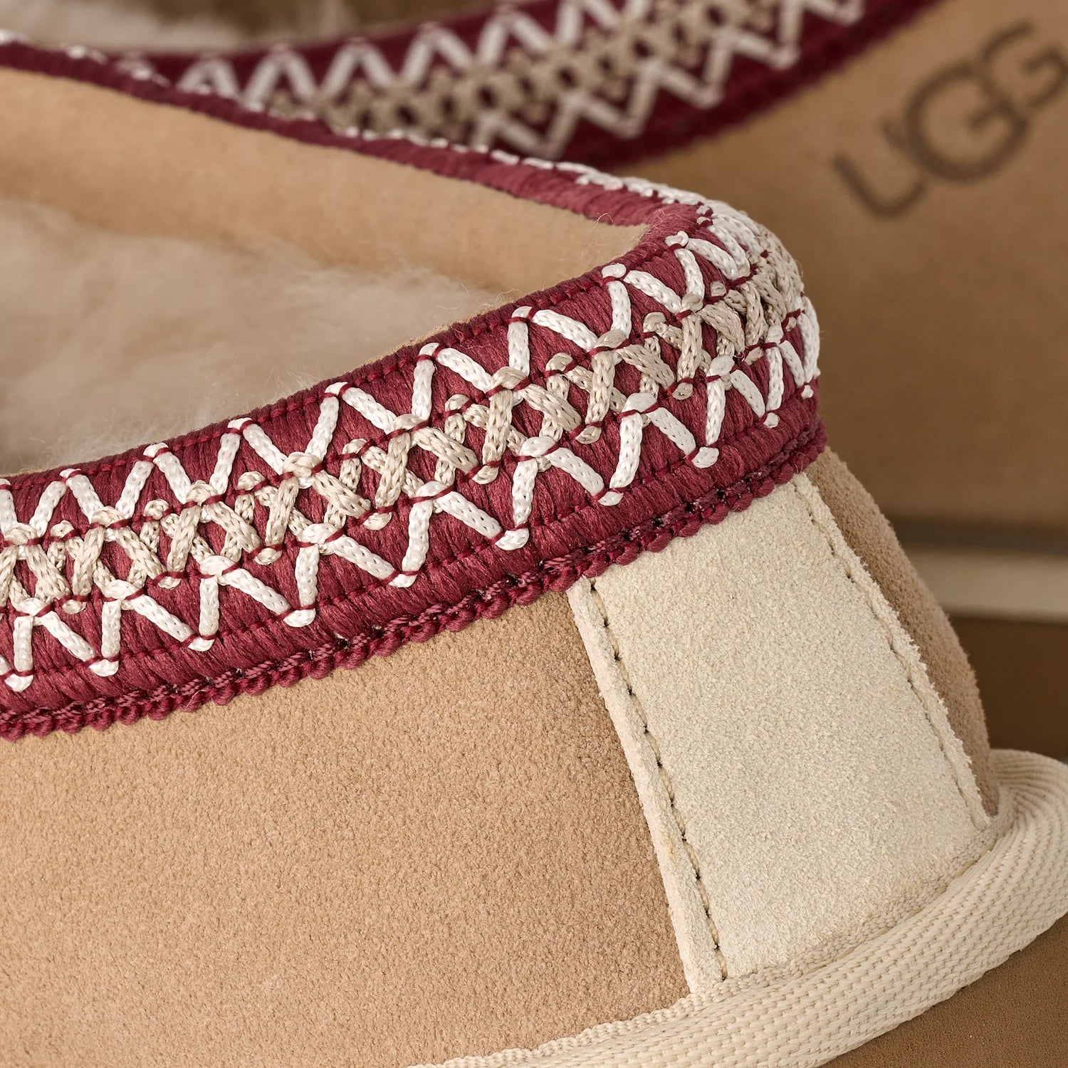 UGG Tasman II Slipper Driftwood Biking Red, Driftwood/Biking Red (1174671-DWD)