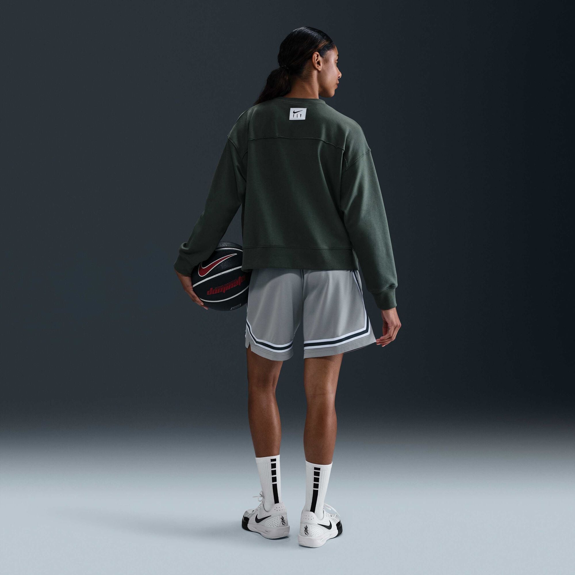 Nike Swoosh Fly Dri-FIT French Terry Crew-Neck Basketball Sweatshirt Vintage Green/Jade Horizon/W...