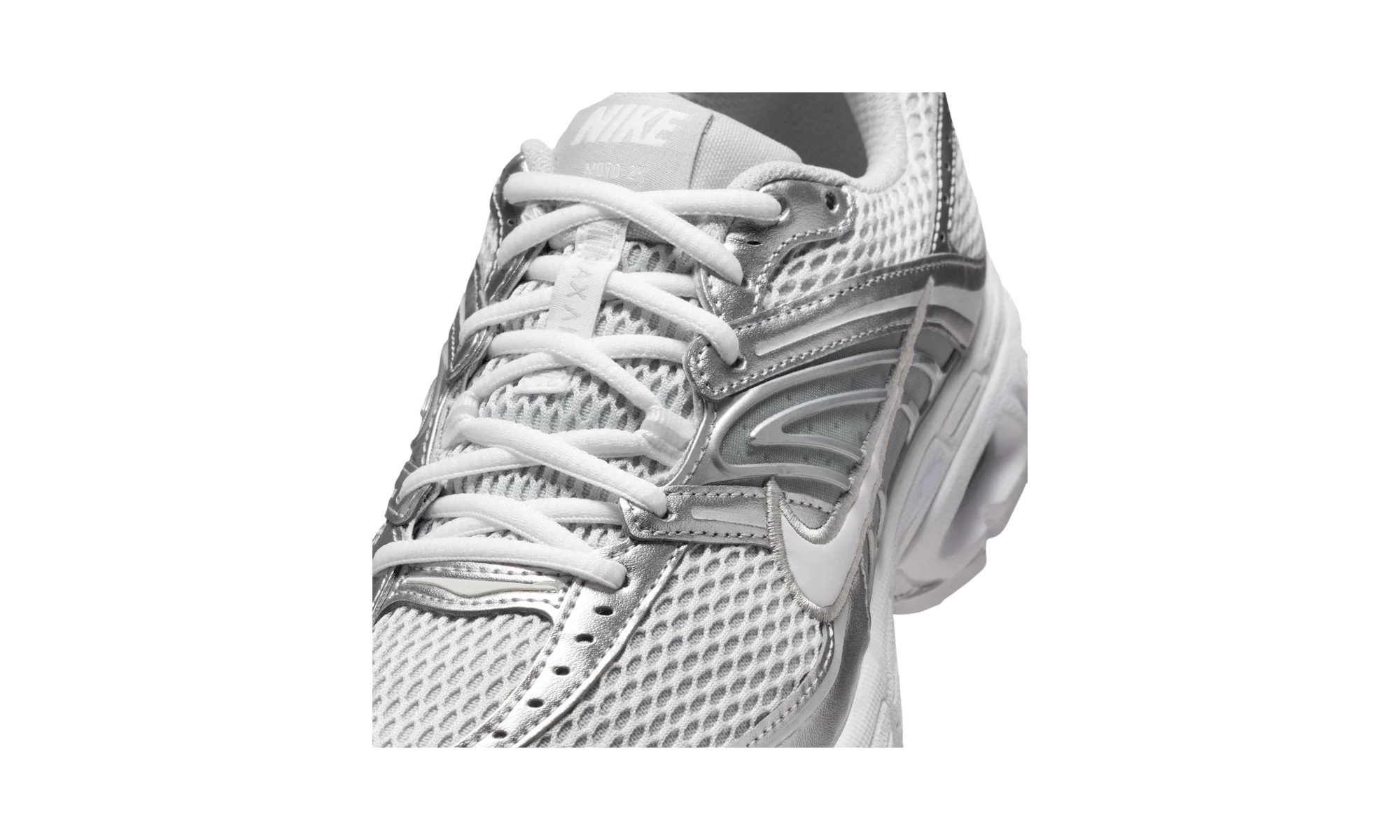 Nike Air Max Moto 2K shoes with reflective accents Grey Fog/Metallic Silver/White